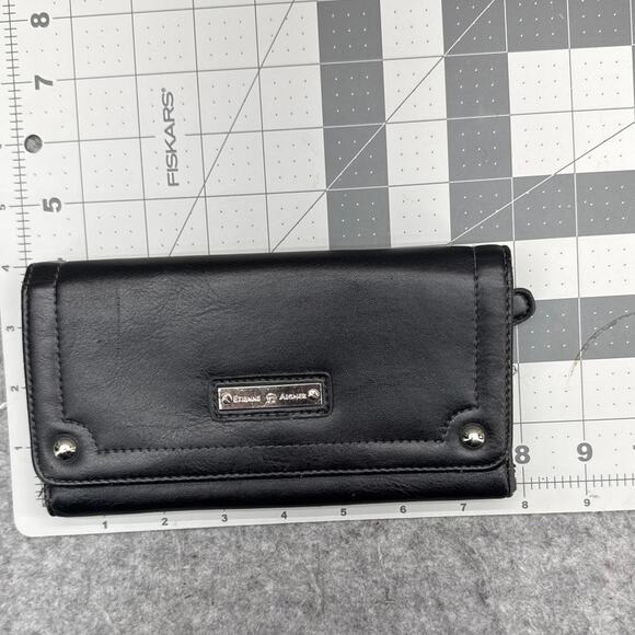 Etienne Aigner Vintage Soft Black Leather Silver Hardware Tri-Fold Wallet - Picture 7 of 7